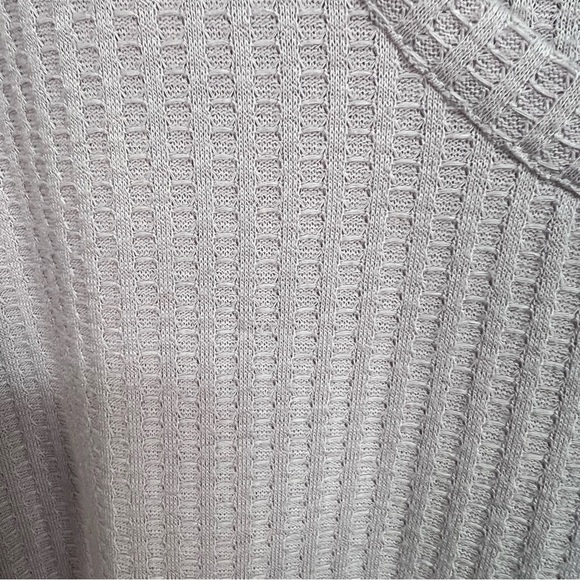 CHASER | Waffle Knit V-Neck Top - Picture 4 of 6